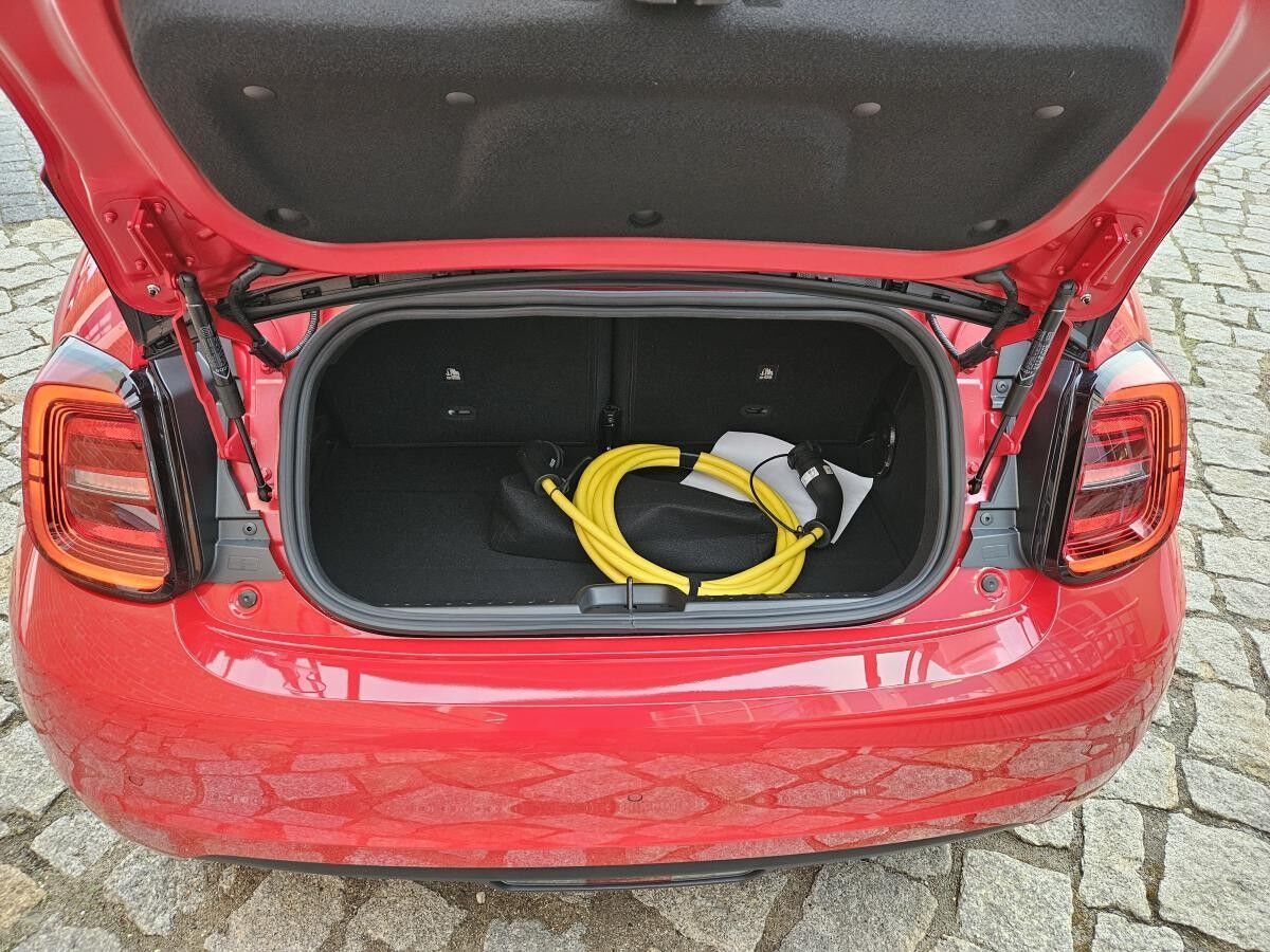 Fiat 500e RED Cabrio 42 KWH - Komfort Paket - sofort verfügbar