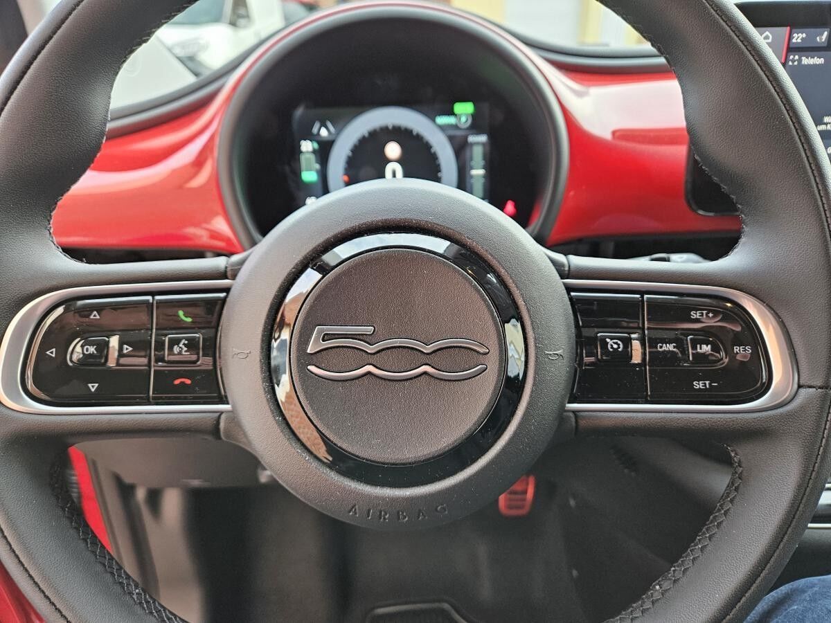 Fiat 500e RED Cabrio 42 KWH - Komfort Paket - sofort verfügbar