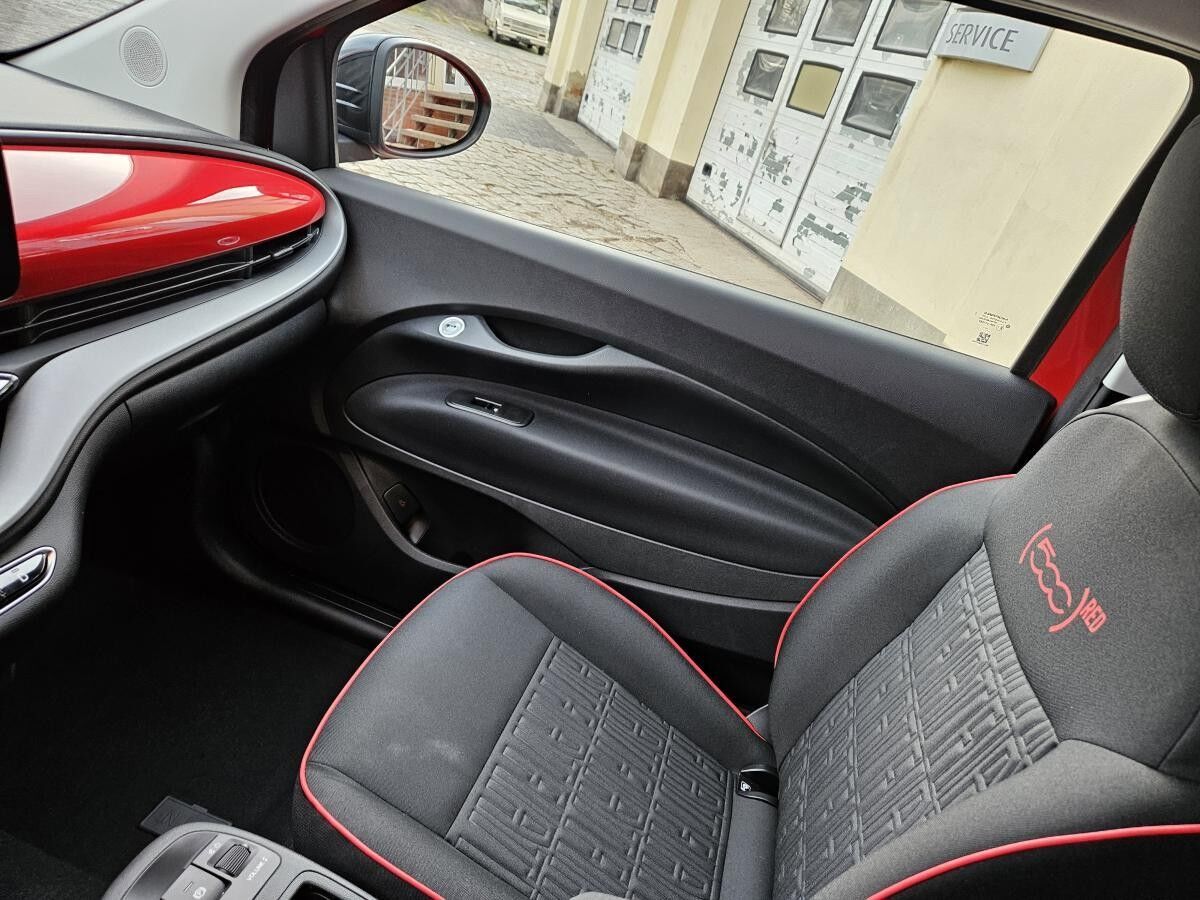 Fiat 500e RED Cabrio 42 KWH - Komfort Paket - sofort verfügbar