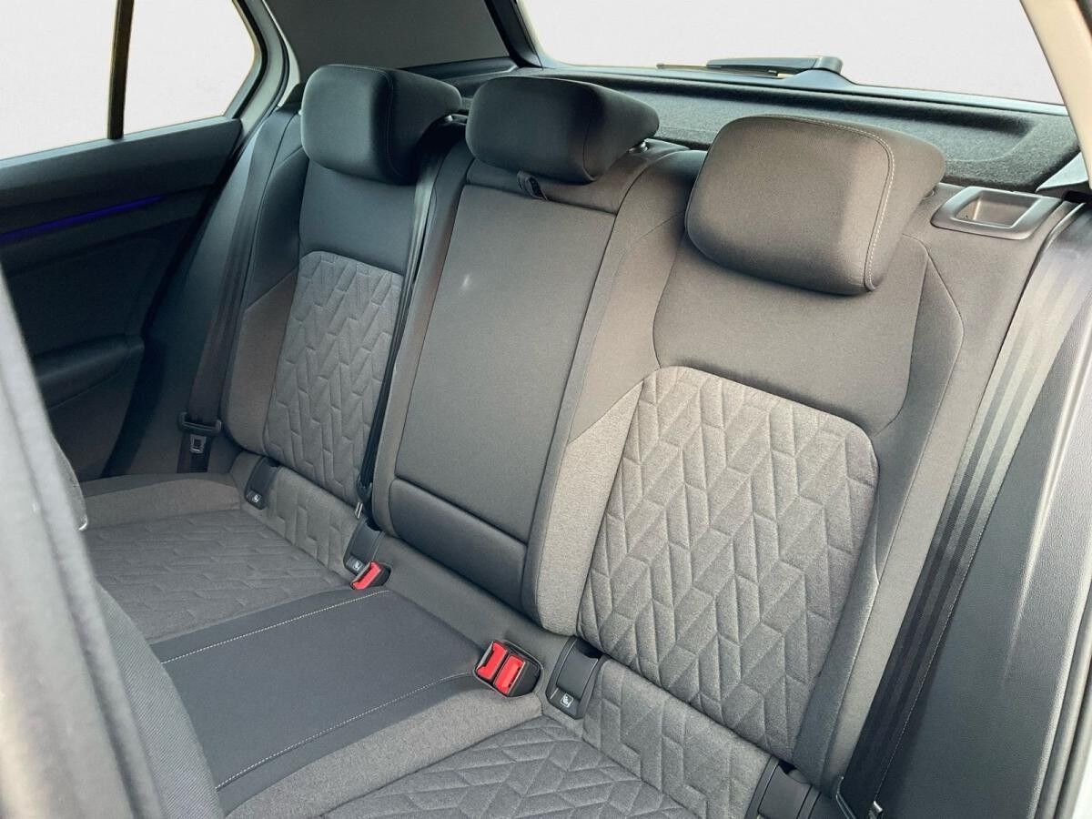 Volkswagen Golf VIII 1.5 TSI Life CarPlay Allwetter ACC