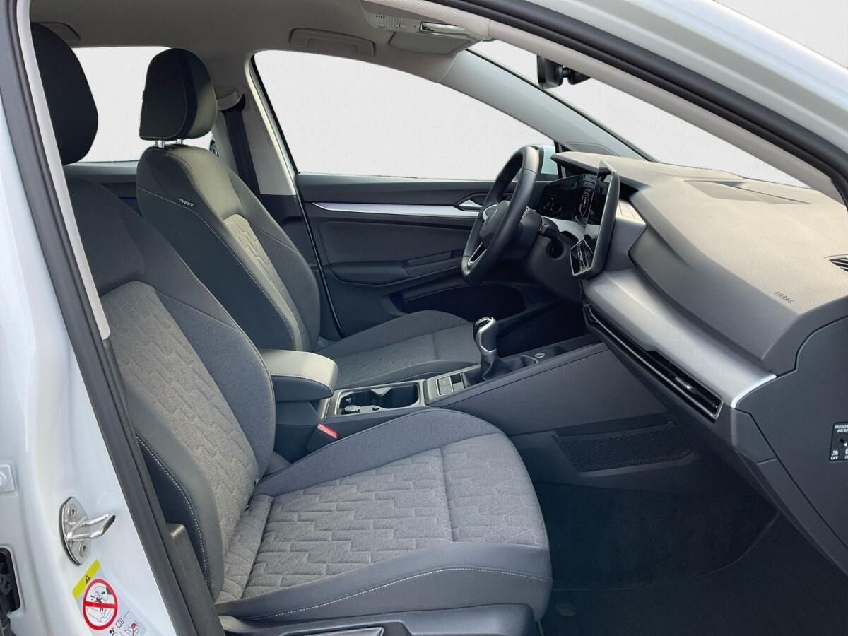 Volkswagen Golf VIII 1.5 TSI Life CarPlay Allwetter ACC