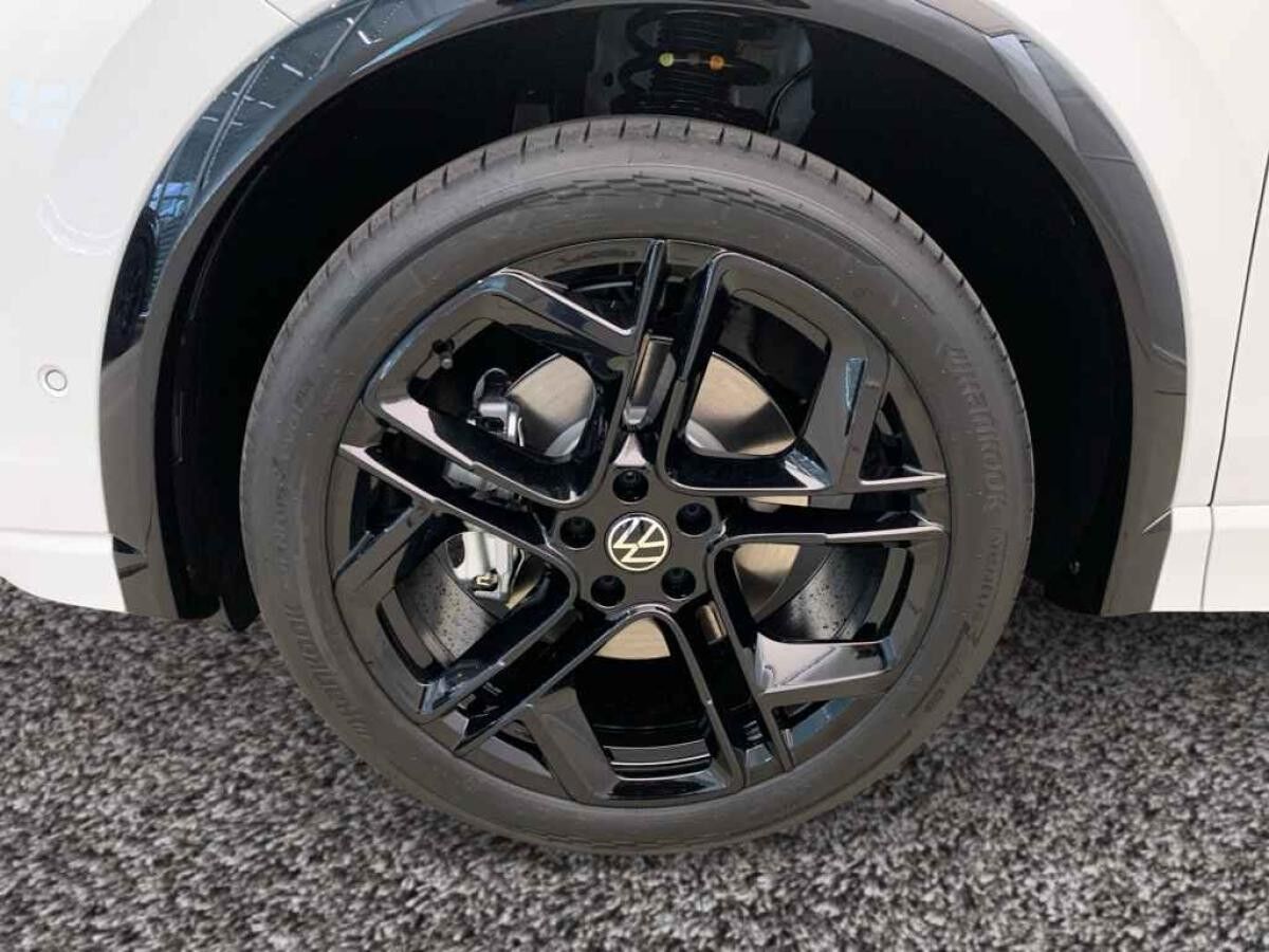 Volkswagen Tiguan R-Line TSI 4M AHK*PANO*NAV*HUD*CAM