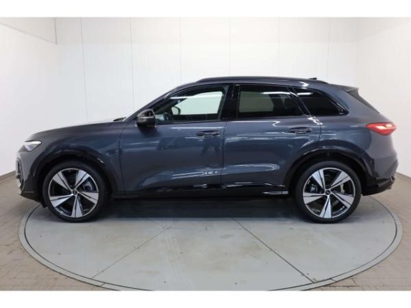 Audi Q5 TDI quattro S line edition one  UPE: 84.450,- €