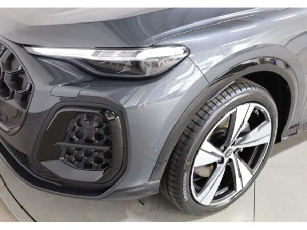 Audi Q5 TDI quattro S line edition one  UPE: 84.450,- €