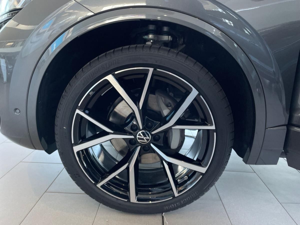 Volkswagen Touareg R-Line 3.0 l TDI V6 4MOTION Volkswagen Touareg R-Line 3.0 l TDI V6 4MOTION