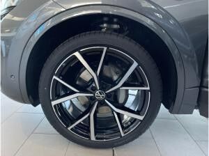 Volkswagen Touareg R-Line 3.0 l TDI V6 4MOTION Volkswagen Touareg R-Line 3.0 l TDI V6 4MOTION