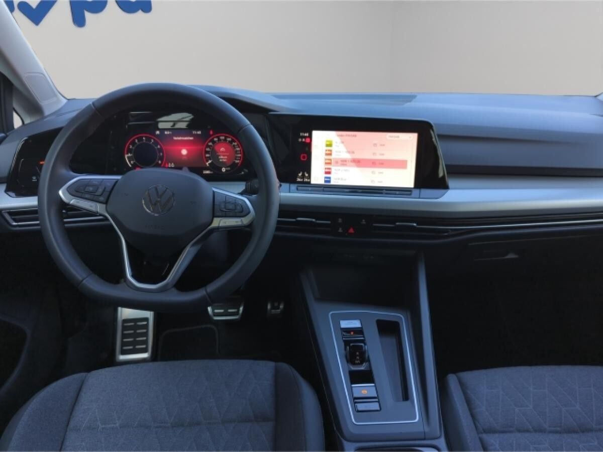 Volkswagen Golf VIII Move 1.0 eTSI DSG NAV,RFK,MFK,SHZ,ACC,LED