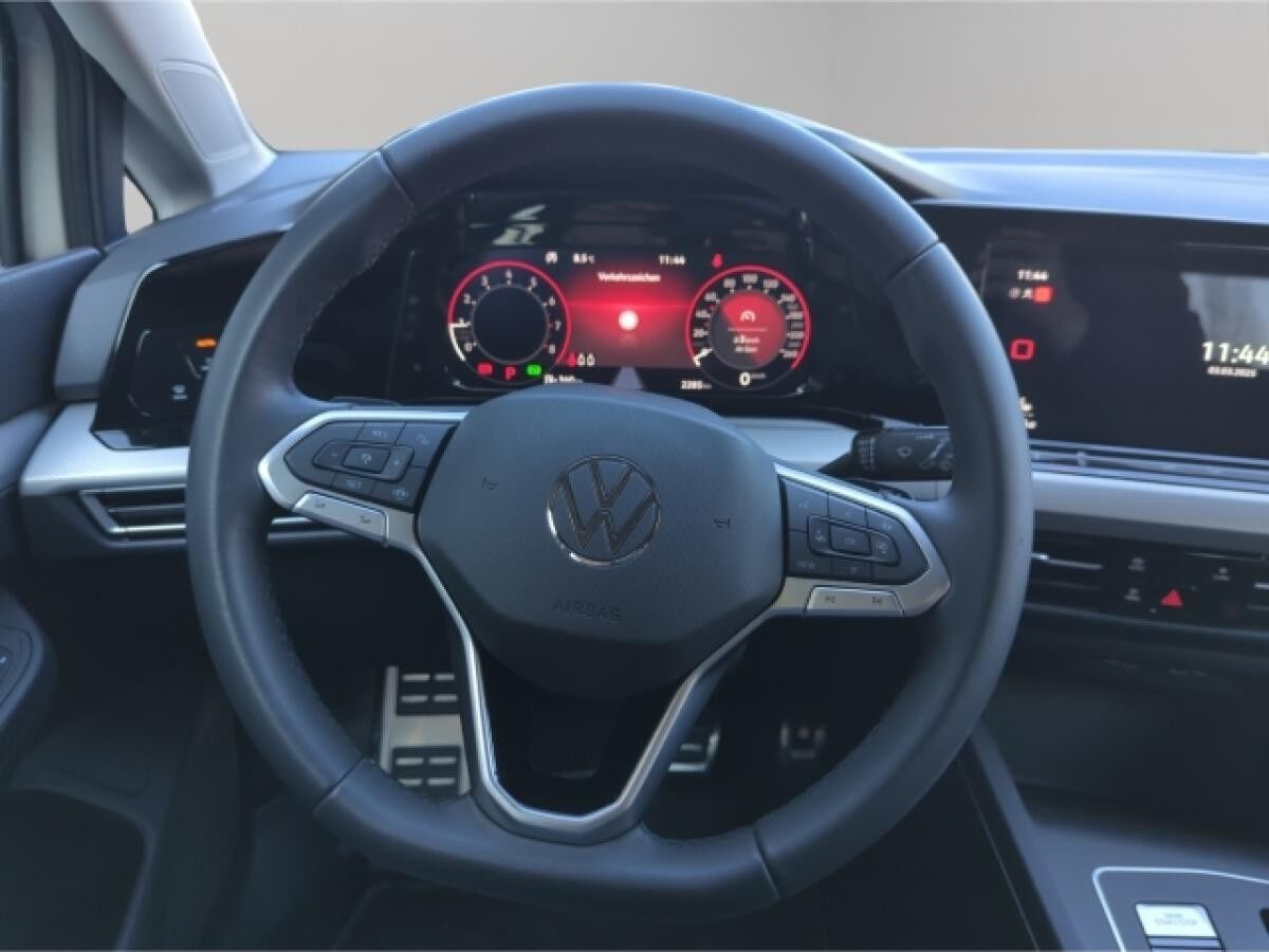 Volkswagen Golf VIII Move 1.0 eTSI DSG NAV,RFK,MFK,SHZ,ACC,LED