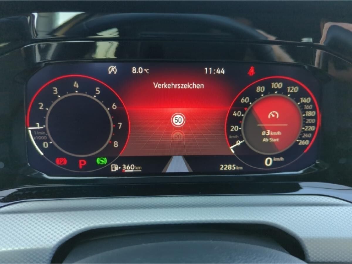 Volkswagen Golf VIII Move 1.0 eTSI DSG NAV,RFK,MFK,SHZ,ACC,LED