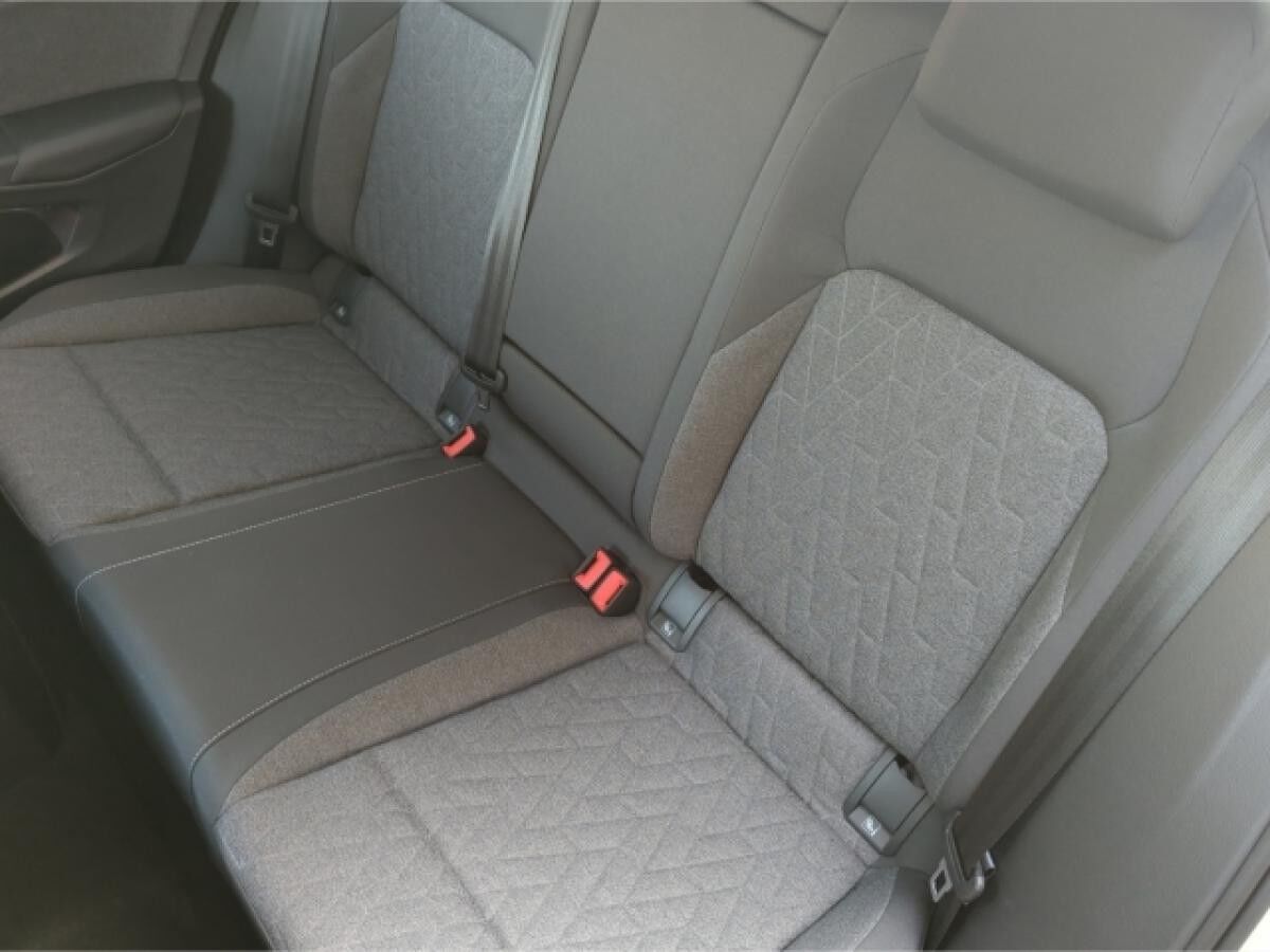 Volkswagen Golf VIII Move 1.0 eTSI DSG NAV,RFK,MFK,SHZ,ACC,LED