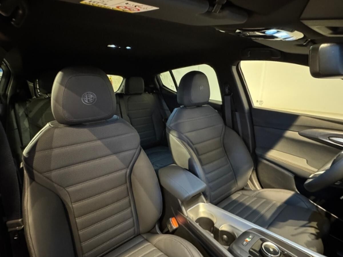 Alfa Romeo Tonale Ibrida Veloce mit TECHNOLOGIEPAKET