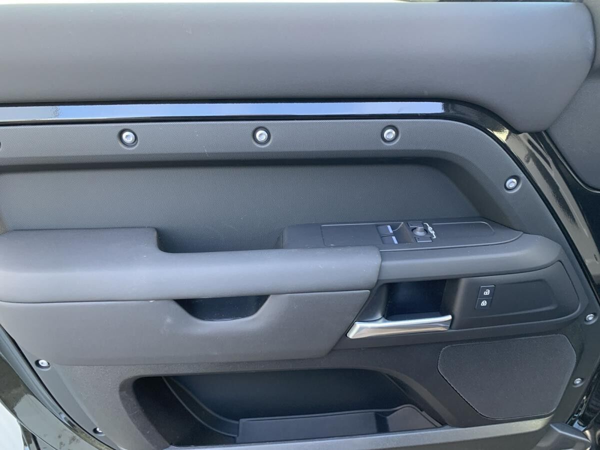 Land Rover Defender 110 D250 S Hard Top (sofort verfügbar)