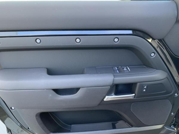 Land Rover Defender 110 D250 S Hard Top (sofort verfügbar)