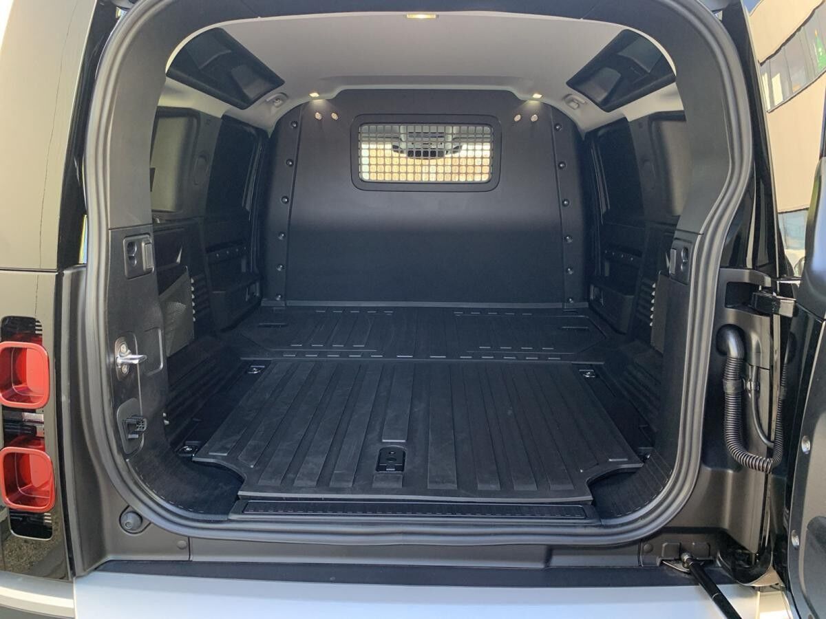 Land Rover Defender 110 D250 S Hard Top (sofort verfügbar)