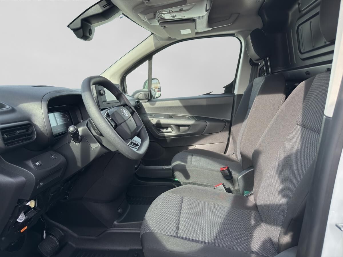 Toyota Proace City L1 verblecht 4-türig Electric Duty 50 kWh Vollelektrisch 100 kW (136 PS) stufenlose Automatik**SOFOR