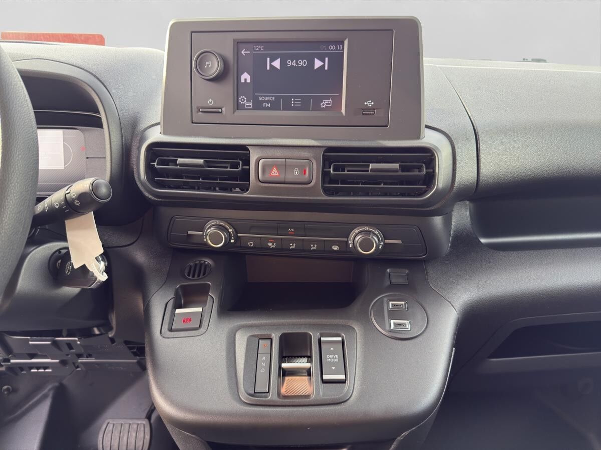 Toyota Proace City L1 verblecht 4-türig Electric Duty 50 kWh Vollelektrisch 100 kW (136 PS) stufenlose Automatik**SOFOR