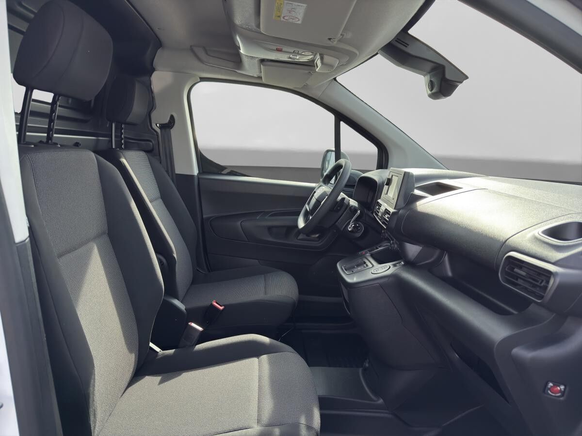 Toyota Proace City L1 verblecht 4-türig Electric Duty 50 kWh Vollelektrisch 100 kW (136 PS) stufenlose Automatik**SOFOR