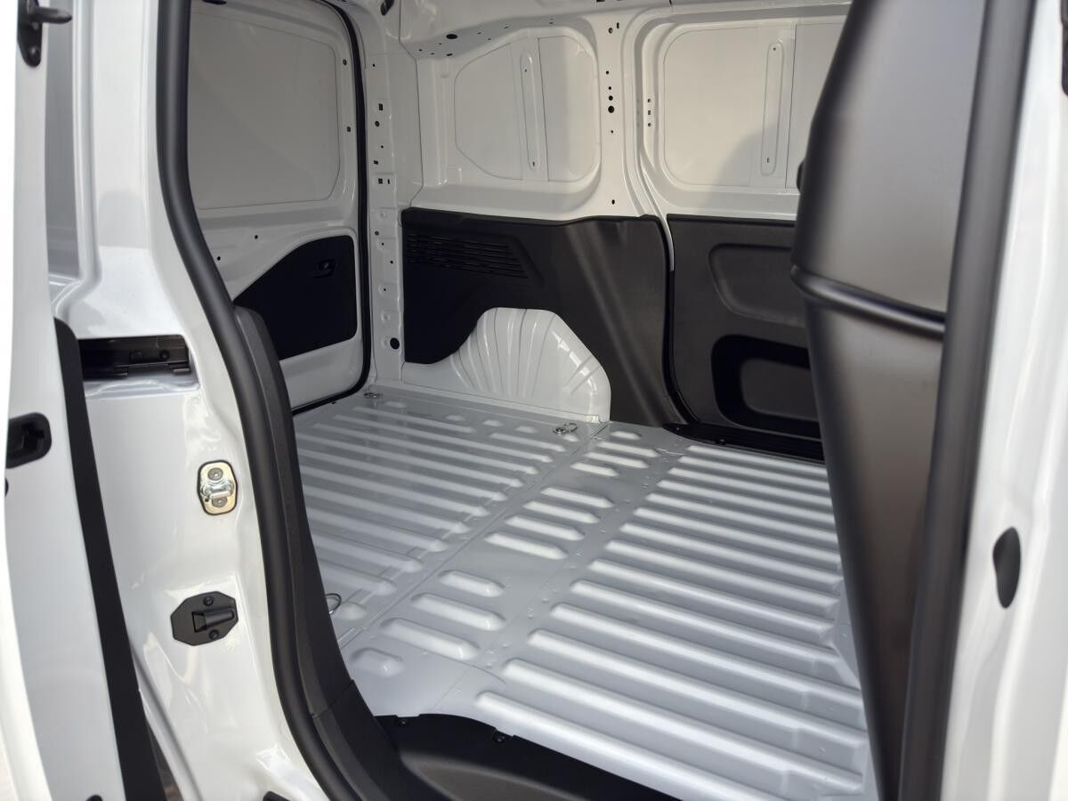 Toyota Proace City L1 verblecht 4-türig Electric Duty 50 kWh Vollelektrisch 100 kW (136 PS) stufenlose Automatik**SOFOR