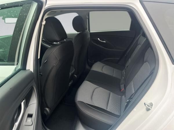 Hyundai i30 cw Kombi Automatik M-Hybrid Klima LED Kamera