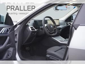 BMW i4 eDrive40 HeadUp AHK ACC 360Kamera Sportsitze LED DAB CurvedDisplay Lenkradhz Komfortzugang
