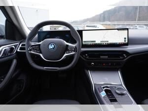 BMW i4 eDrive40 HeadUp AHK ACC 360Kamera Sportsitze LED DAB CurvedDisplay Lenkradhz Komfortzugang