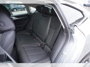 BMW i4 eDrive40 HeadUp AHK ACC 360Kamera Sportsitze LED DAB CurvedDisplay Lenkradhz Komfortzugang