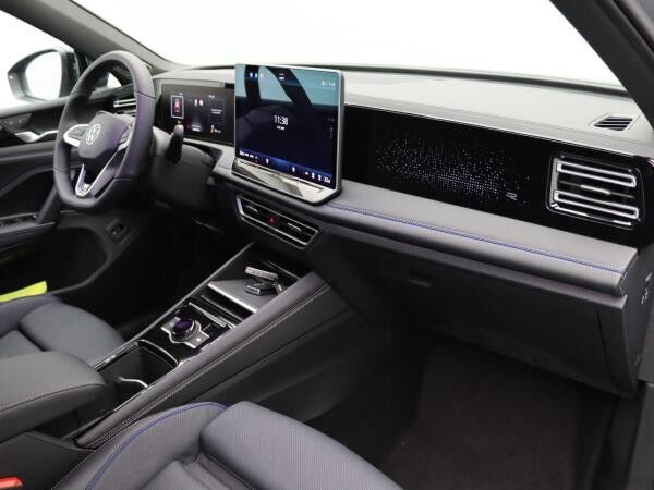 Volkswagen Tiguan R-Line Black 2.0 TDI 4M DSG / Pano, AHK