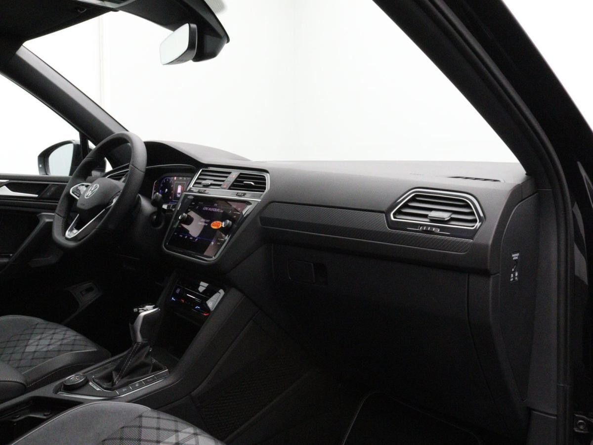 Volkswagen Tiguan Allspace R-Line 2.0TSI DSG 4M / Pano, AHK