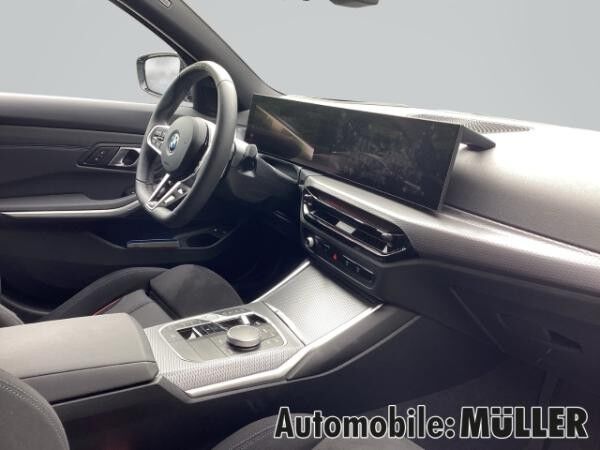 BMW 330 e xDrive Touring M Sport Park-Assistent HUD AHK-klappbar Navi Digitales Cockpit
