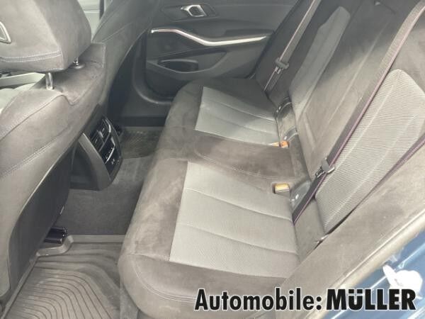 BMW 330 e xDrive Touring M Sport Park-Assistent HUD AHK-klappbar Navi Digitales Cockpit