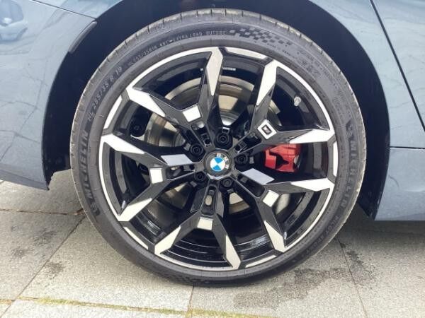 BMW 330 e xDrive Touring M Sport Park-Assistent HUD AHK-klappbar Navi Digitales Cockpit