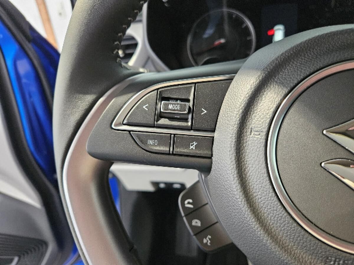 Suzuki Swift HYBRID CVT VFW mit Zubehör Sondermodell