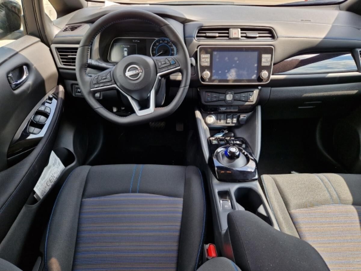 Nissan Leaf (ZE1)LEAF 40kWh N-CONNECTA Winterpaket LED*SOFORT VERFÜGBAR* TAGESZULASSUNG* VERSCHIEDENE VARIANTEN* Nissan Leaf (ZE1)LEAF 40kWh N-CONNECTA Winterpaket LED*SOFORT VERFÜGBAR* TAGESZULASSUNG* VERSCHIEDENE VARIANTEN*