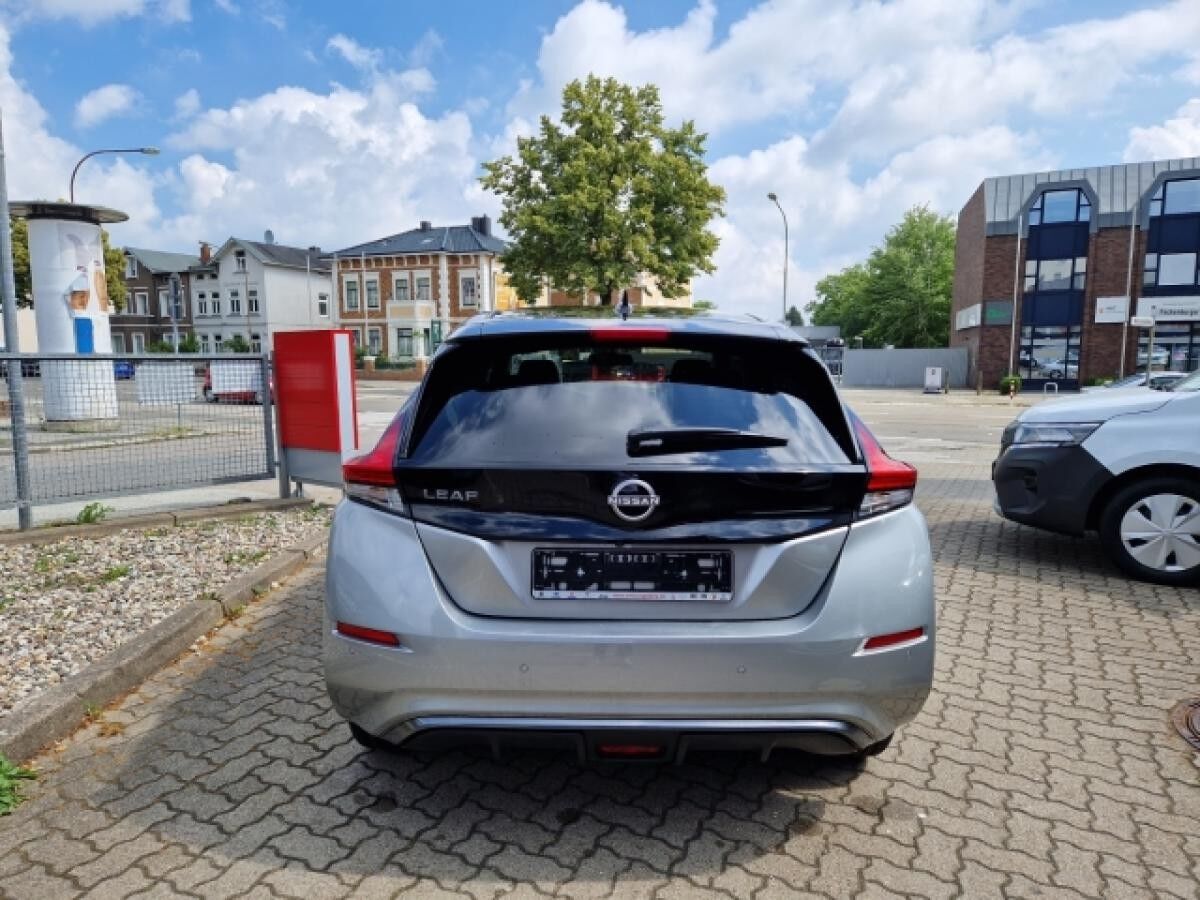 Nissan Leaf (ZE1)LEAF 40kWh N-CONNECTA Winterpaket LED*SOFORT VERFÜGBAR* TAGESZULASSUNG* VERSCHIEDENE VARIANTEN* Nissan Leaf (ZE1)LEAF 40kWh N-CONNECTA Winterpaket LED*SOFORT VERFÜGBAR* TAGESZULASSUNG* VERSCHIEDENE VARIANTEN*