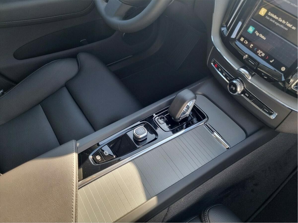 Volvo XC60 T6 PLUS DARK HOT DEAL