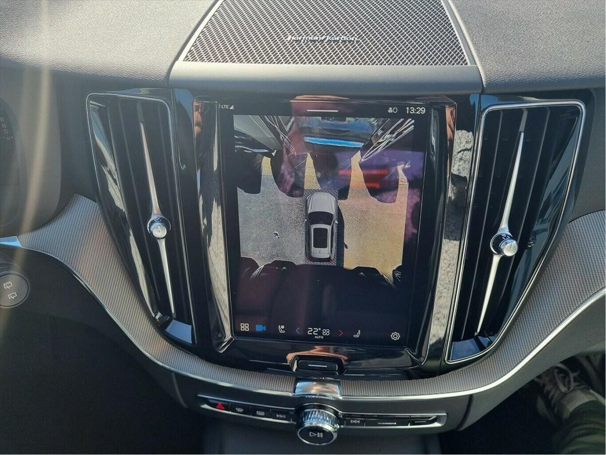 Volvo XC60 T6 PLUS DARK HOT DEAL