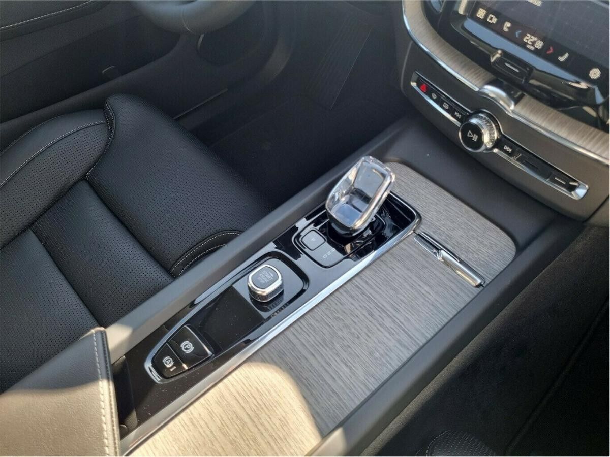 Volvo XC60 T8 ULTRA DARK DEAL
