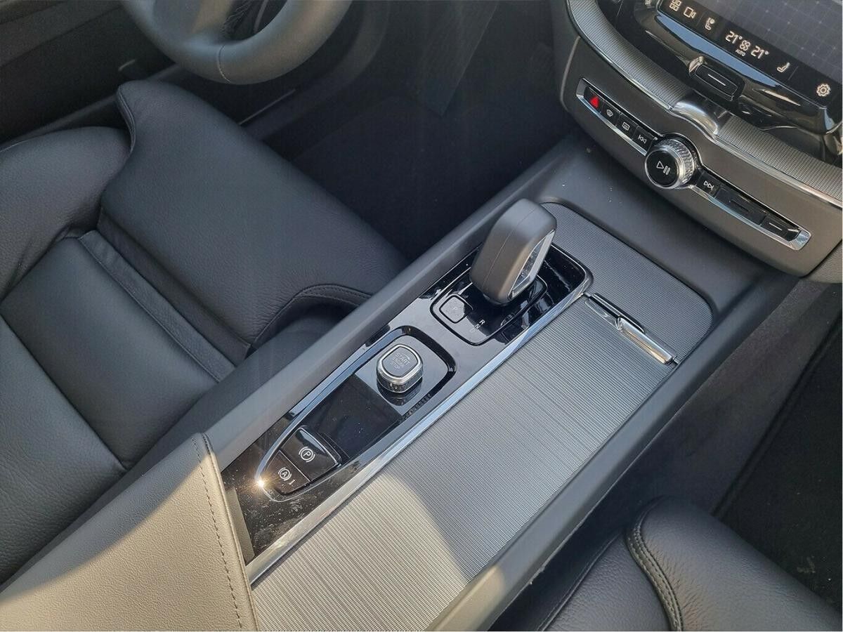 Volvo XC60 B5 Plus Dark HOT DEAL