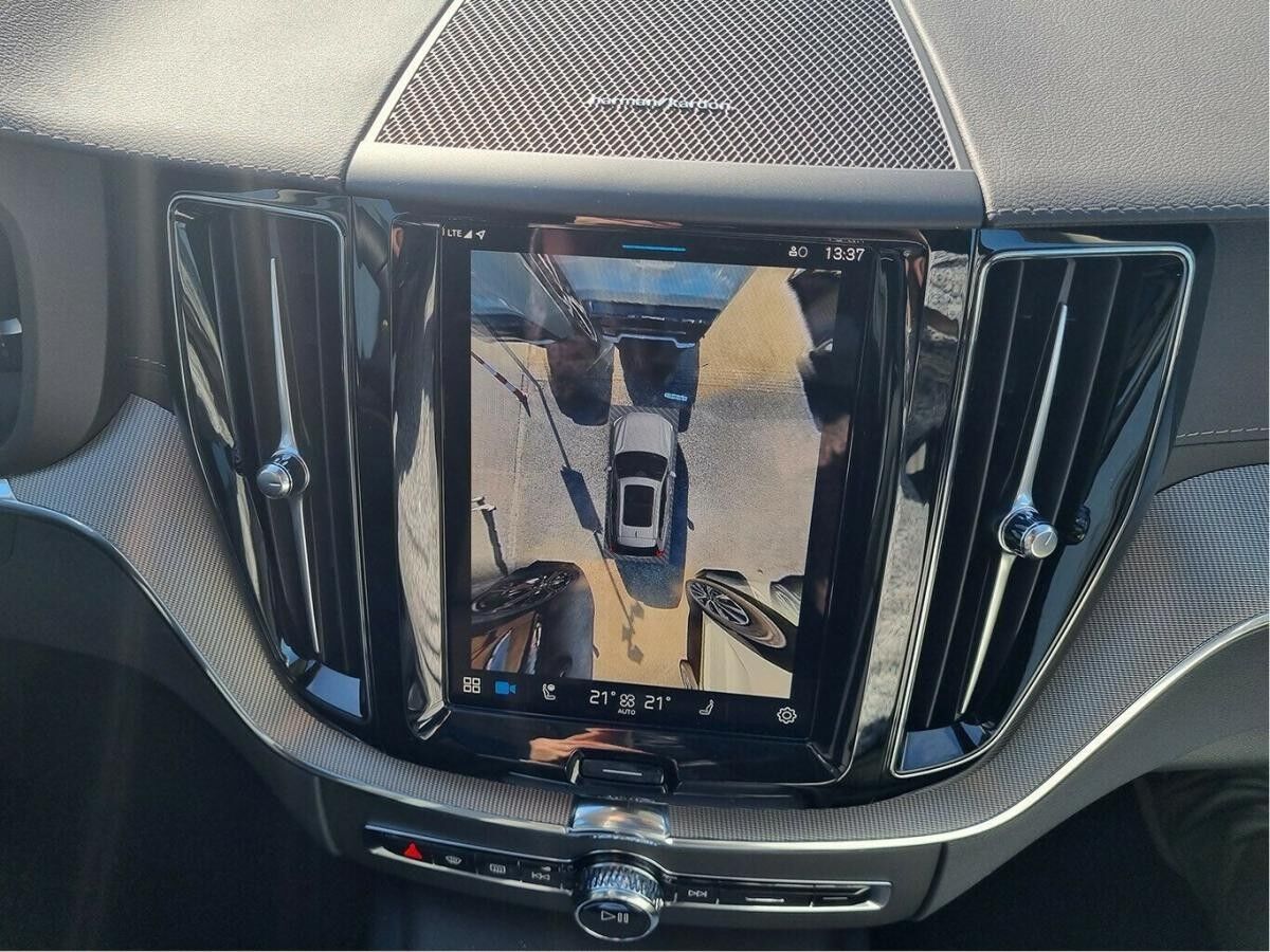 Volvo XC60 B5 Plus Dark HOT DEAL