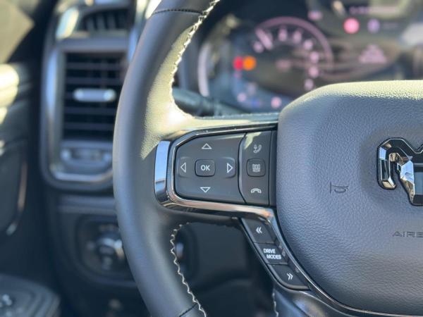 Dodge RAM Limited Night Vollausstattung SONDERAKTION