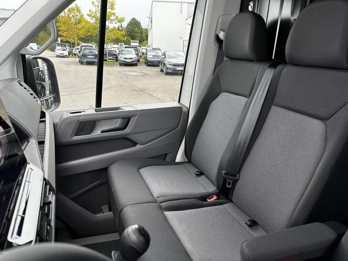 Volkswagen Crafter MJ 2025 Dig-Display inkl. Regalausbau