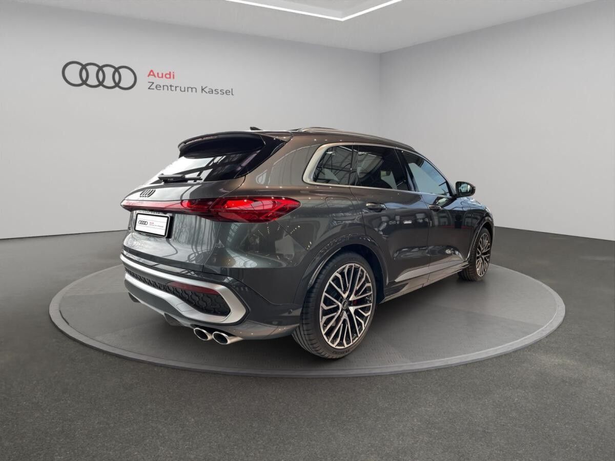 Audi SQ5 Matrix HuD B&O Pano Memory 360° 21" OLED Audi SQ5 Matrix HuD B&O Pano Memory 360° 21" OLED