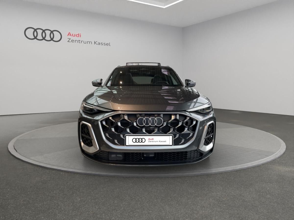 Audi SQ5 Matrix HuD B&O Pano Memory 360° 21" OLED Audi SQ5 Matrix HuD B&O Pano Memory 360° 21" OLED