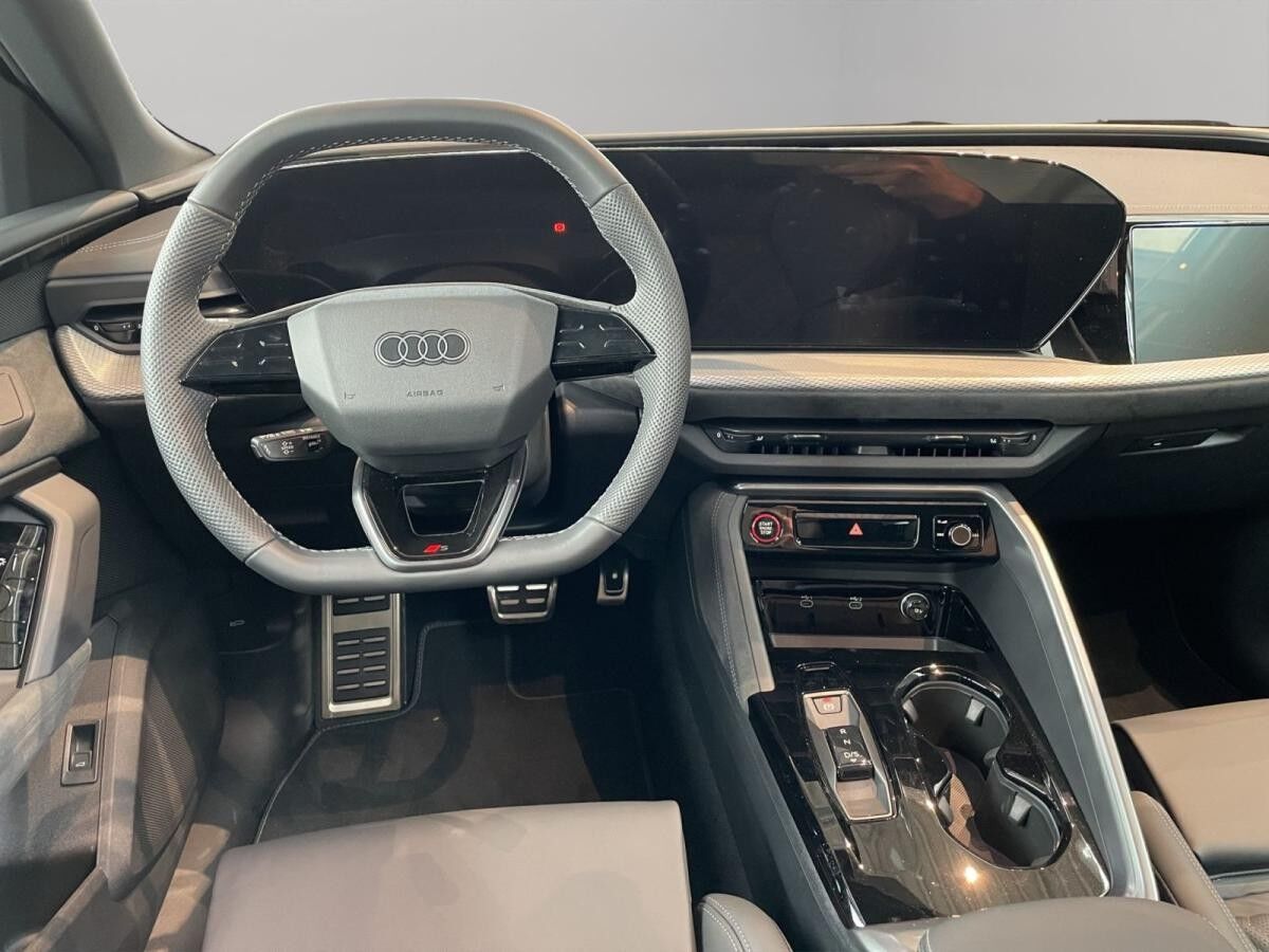 Audi SQ5 Matrix HuD B&O Pano Memory 360° 21" OLED Audi SQ5 Matrix HuD B&O Pano Memory 360° 21" OLED