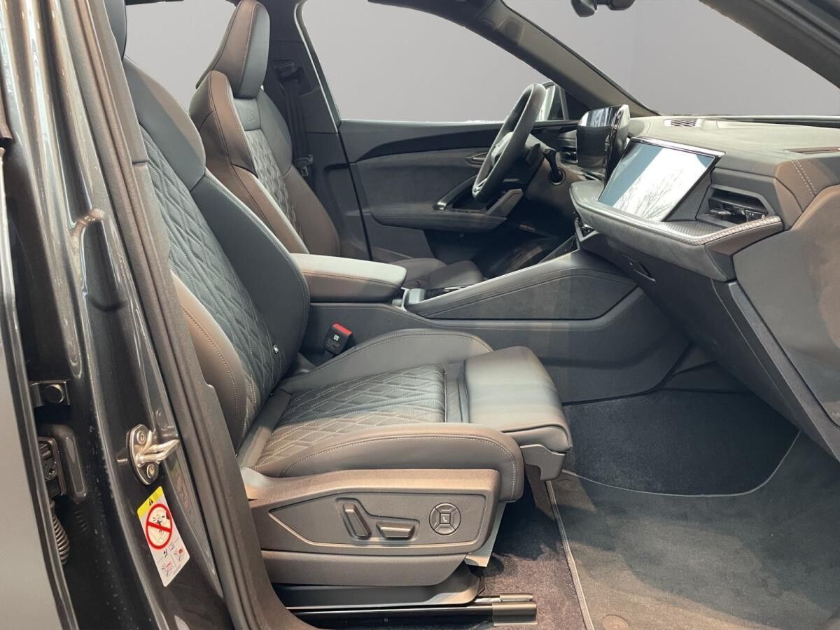 Audi SQ5 Matrix HuD B&O Pano Memory 360° 21" OLED Audi SQ5 Matrix HuD B&O Pano Memory 360° 21" OLED