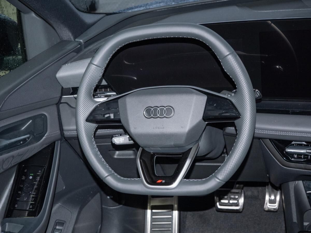 Audi Q6 e-tron SUV edition one blue quattro