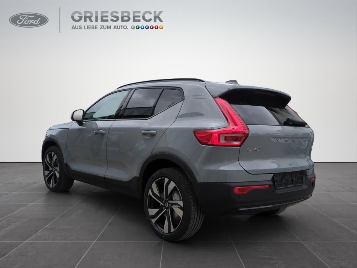 Volvo XC40 Plus Dark 360 Grad AHK Business-Paket