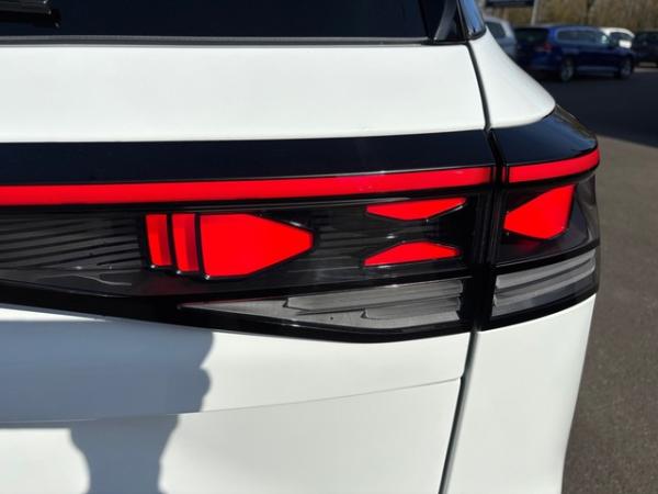 Volkswagen Tayron 2.0TDI DSG 4M R-LINE AHK+PANO+STDHZG+20"+