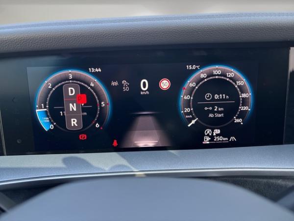 Volkswagen Tayron 2.0TDI DSG 4M R-LINE AHK+PANO+STDHZG+20"+