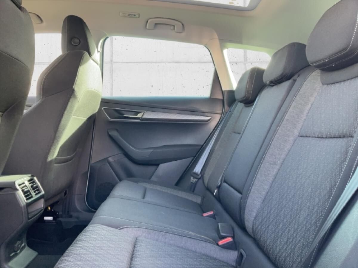 Skoda Karoq Selection 1.5 TSI AHK Pano Navi DigiCock Memory Sitze LED